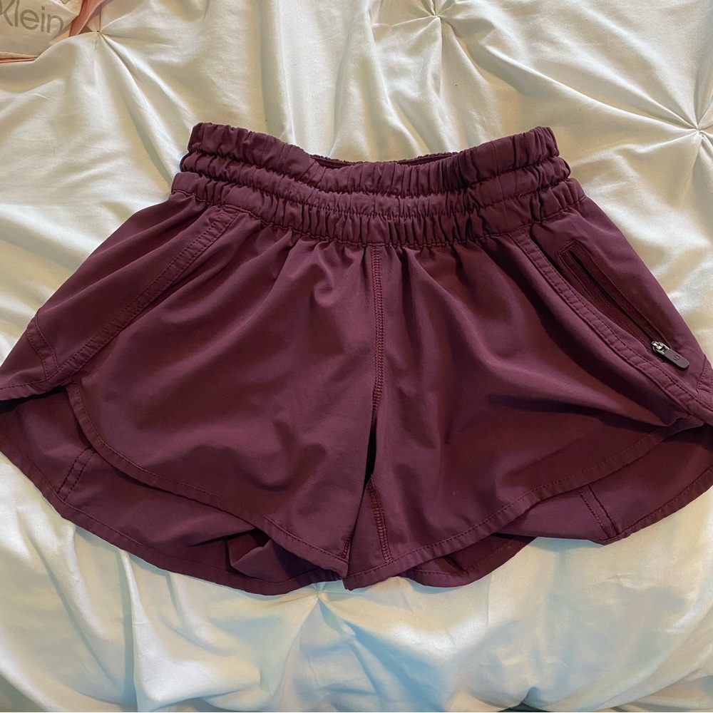 Lululemon track that high rise lines short 3”